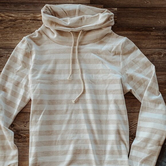 NWT - Ampersand Ave Gray and Cream Cowl Neck Sweater - Picture 3 of 8